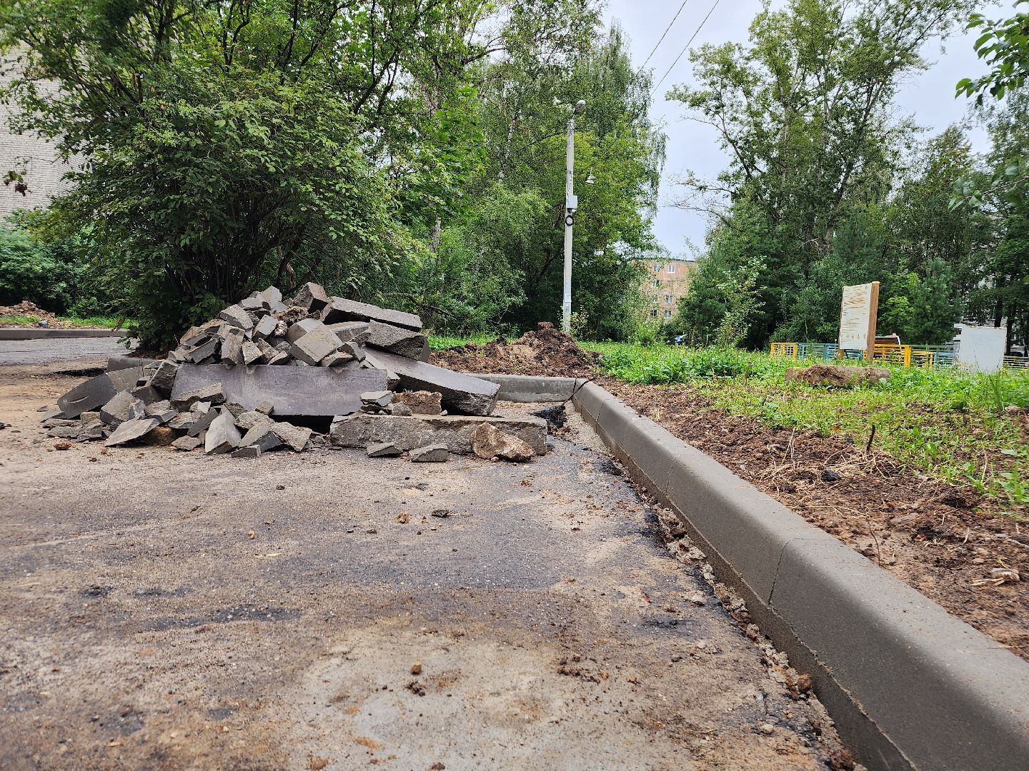 фрязино, комплексное благоустройство дворов, замена бордюров,