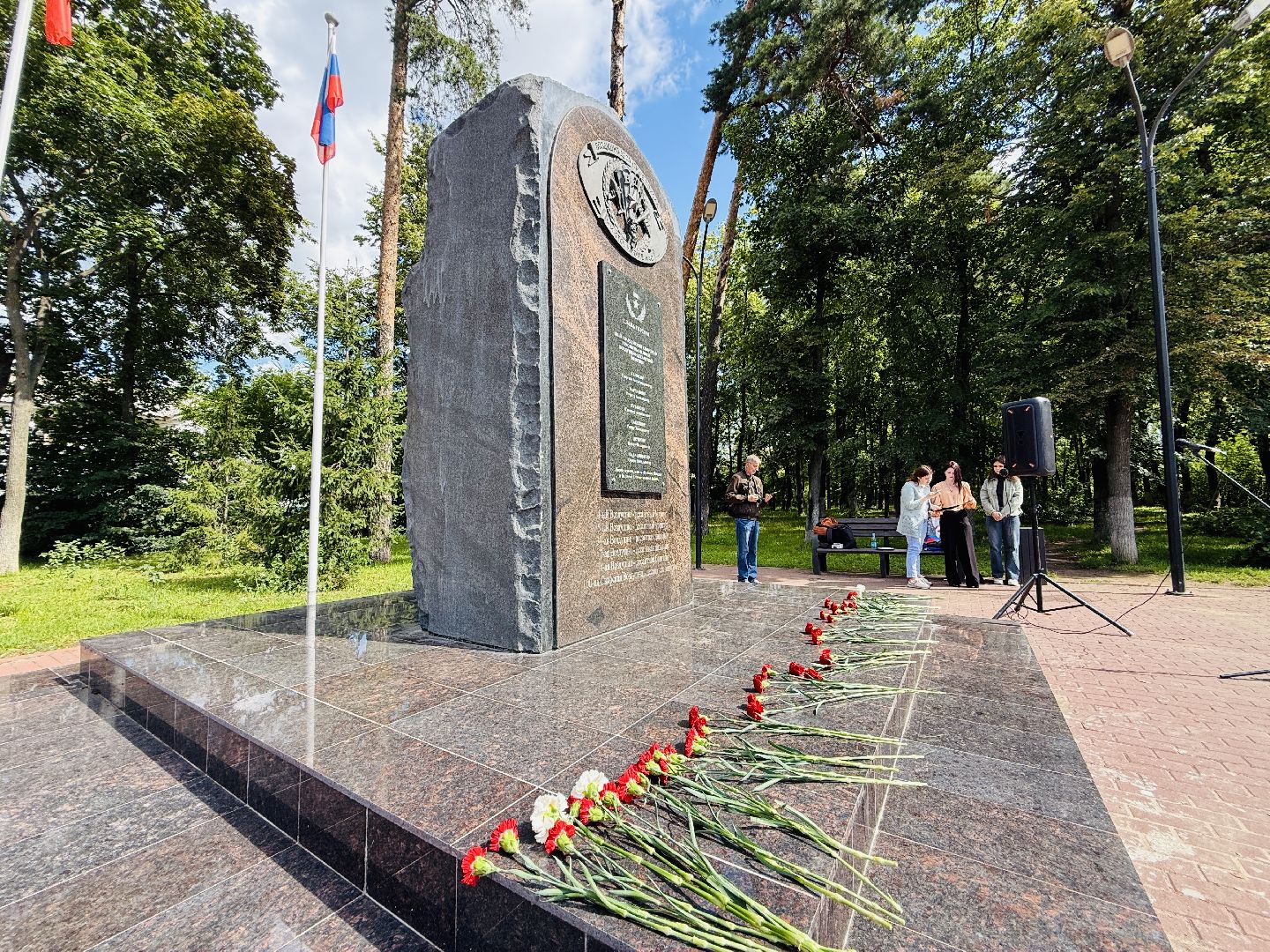 возложение цветов, памятная дата, волонтеры подмосковья,100 свирская воздушно-десантная  дивизия, великая отечественная война, десантники,акция памяти,