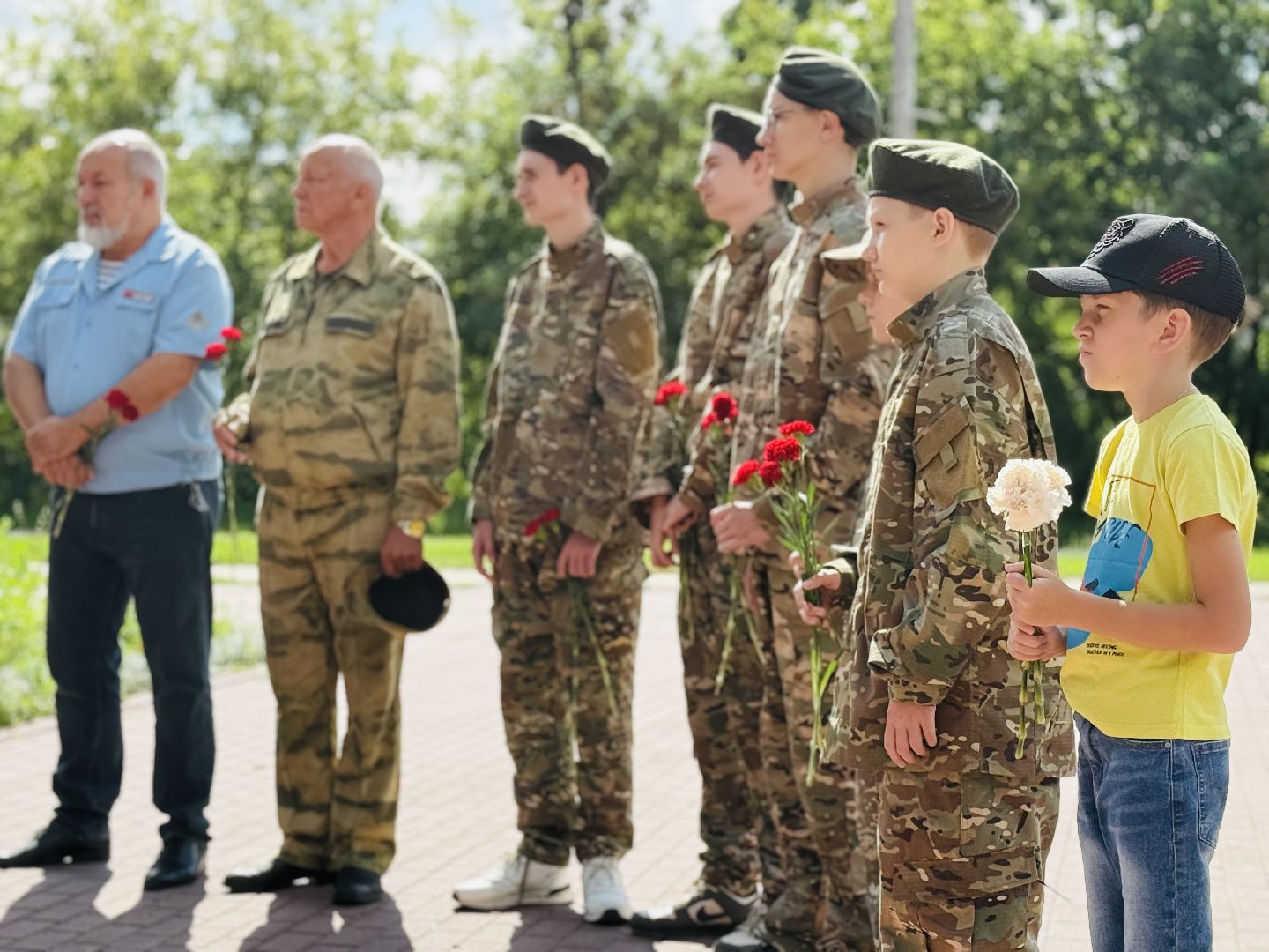 возложение цветов, памятная дата, волонтеры подмосковья,100 свирская воздушно-десантная  дивизия, великая отечественная война, десантники,акция памяти,