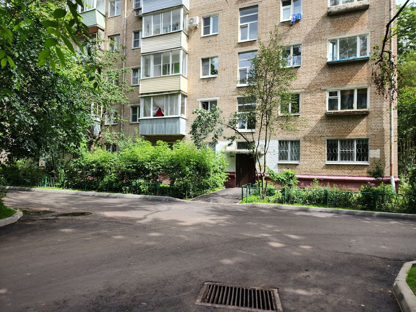 королёв, благоустройство , новые асфальт на толстого,