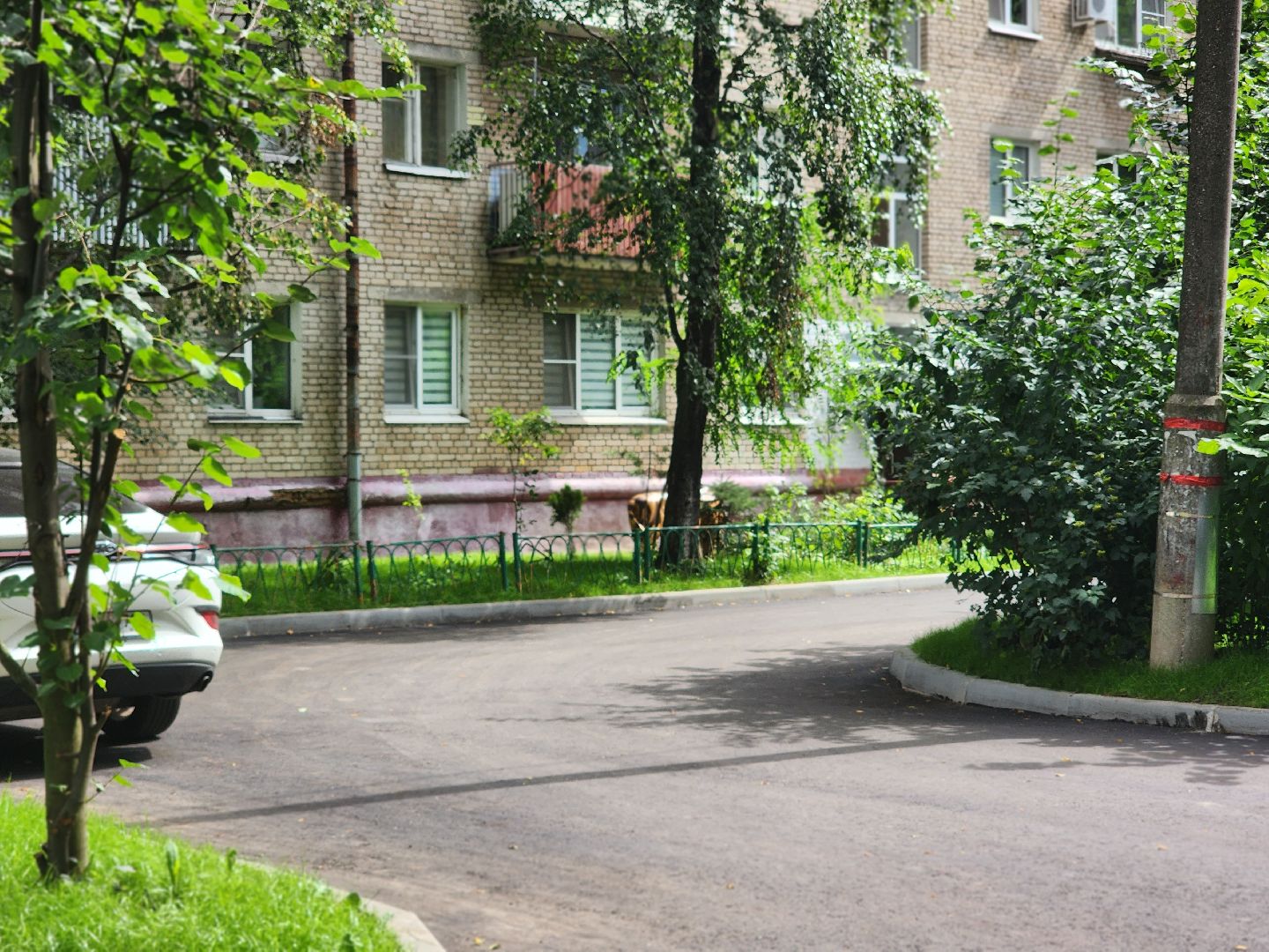 королёв, благоустройство , новые асфальт на толстого,