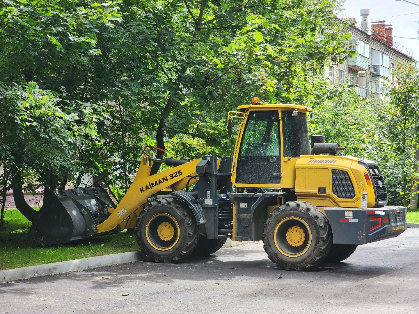королёв, благоустройство , новые асфальт на толстого,