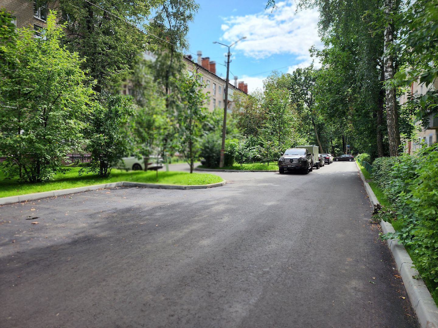 королёв, благоустройство , новые асфальт на толстого,