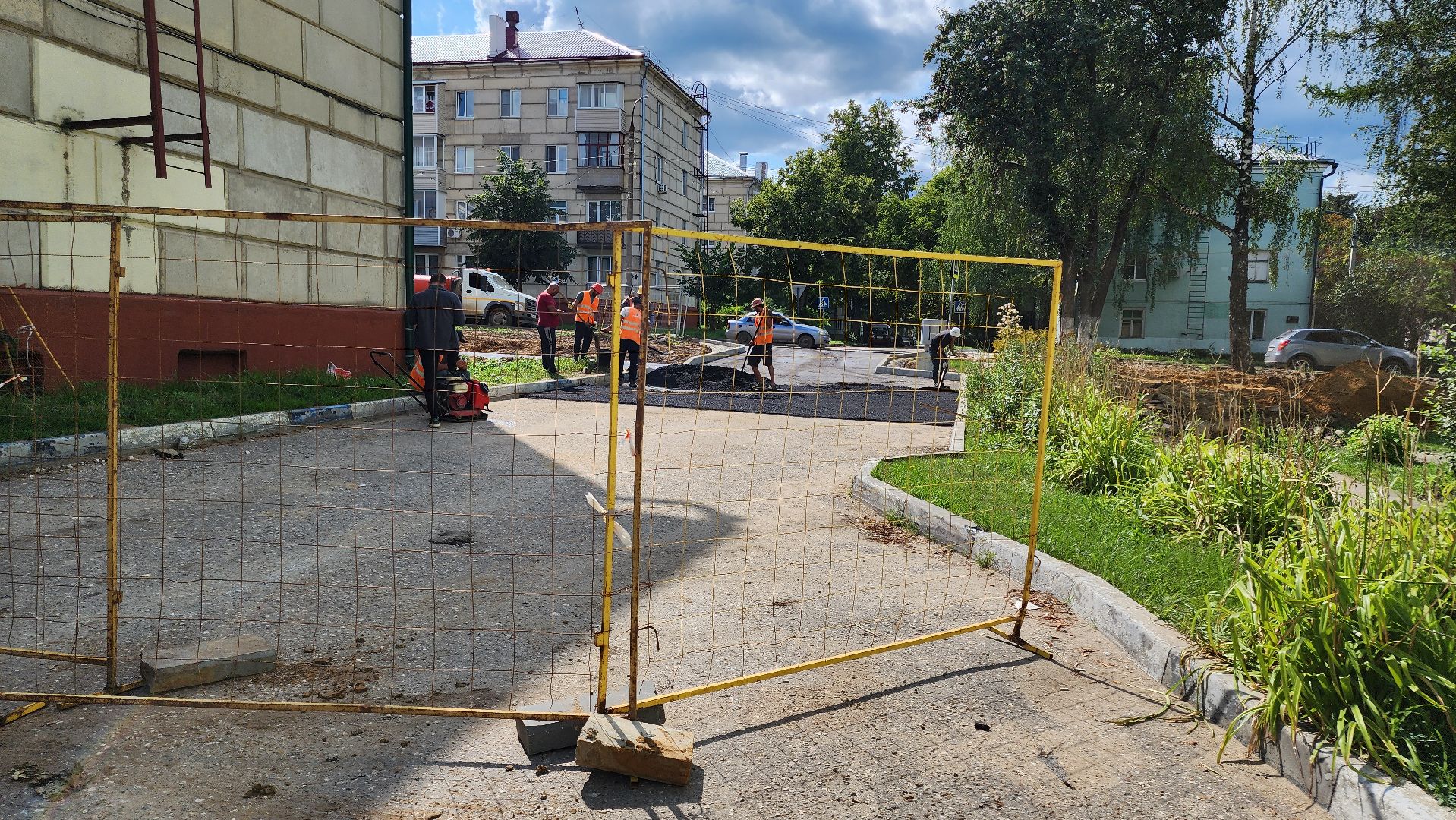 кашира, благоустройство, ремонт дорог, тротуары, поликлиниа,