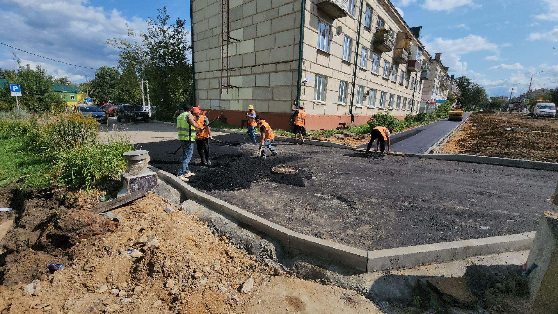 кашира, благоустройство, ремонт дорог, тротуары, поликлиниа,