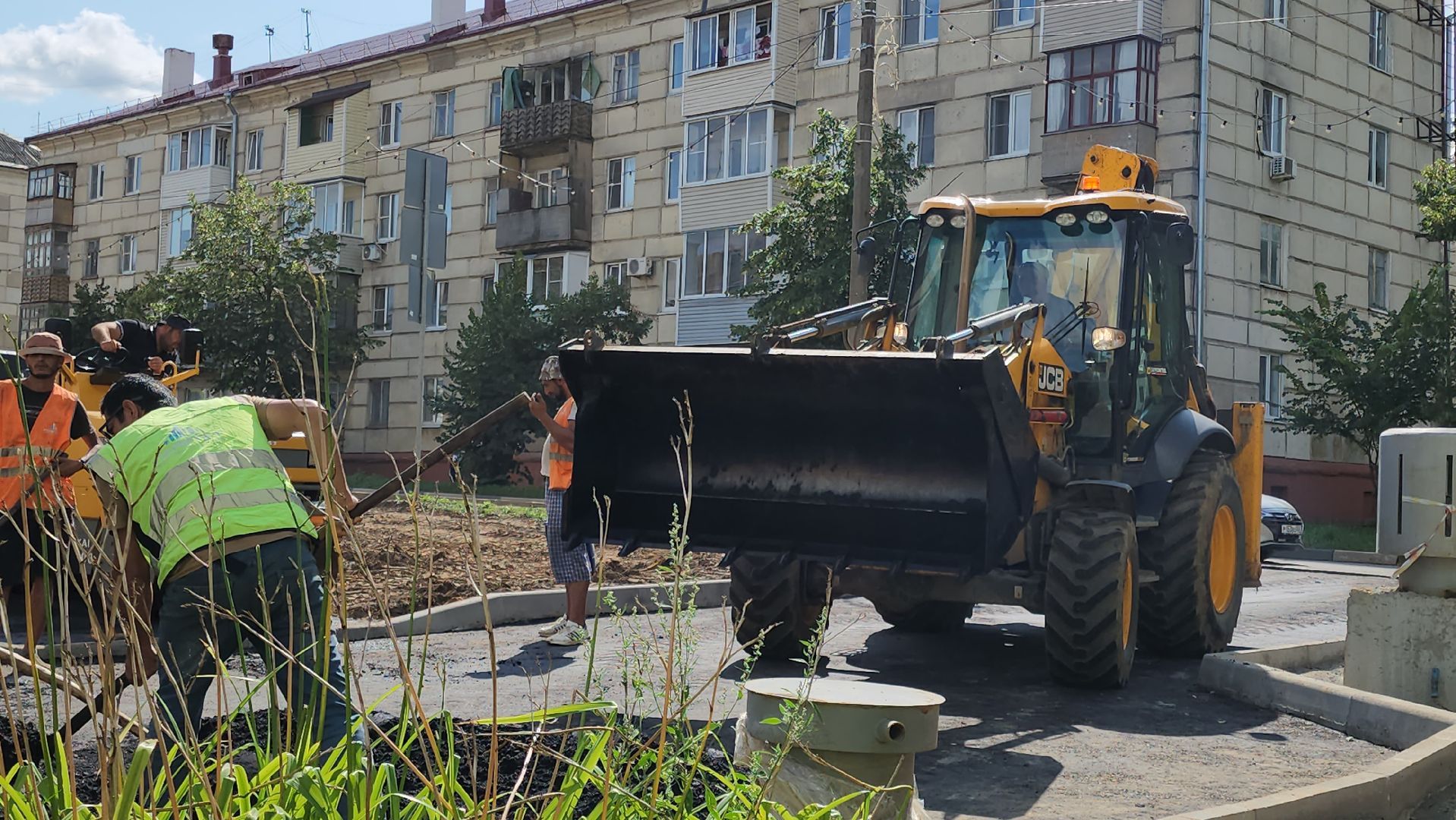 кашира, благоустройство, ремонт дорог, тротуары, поликлиниа,