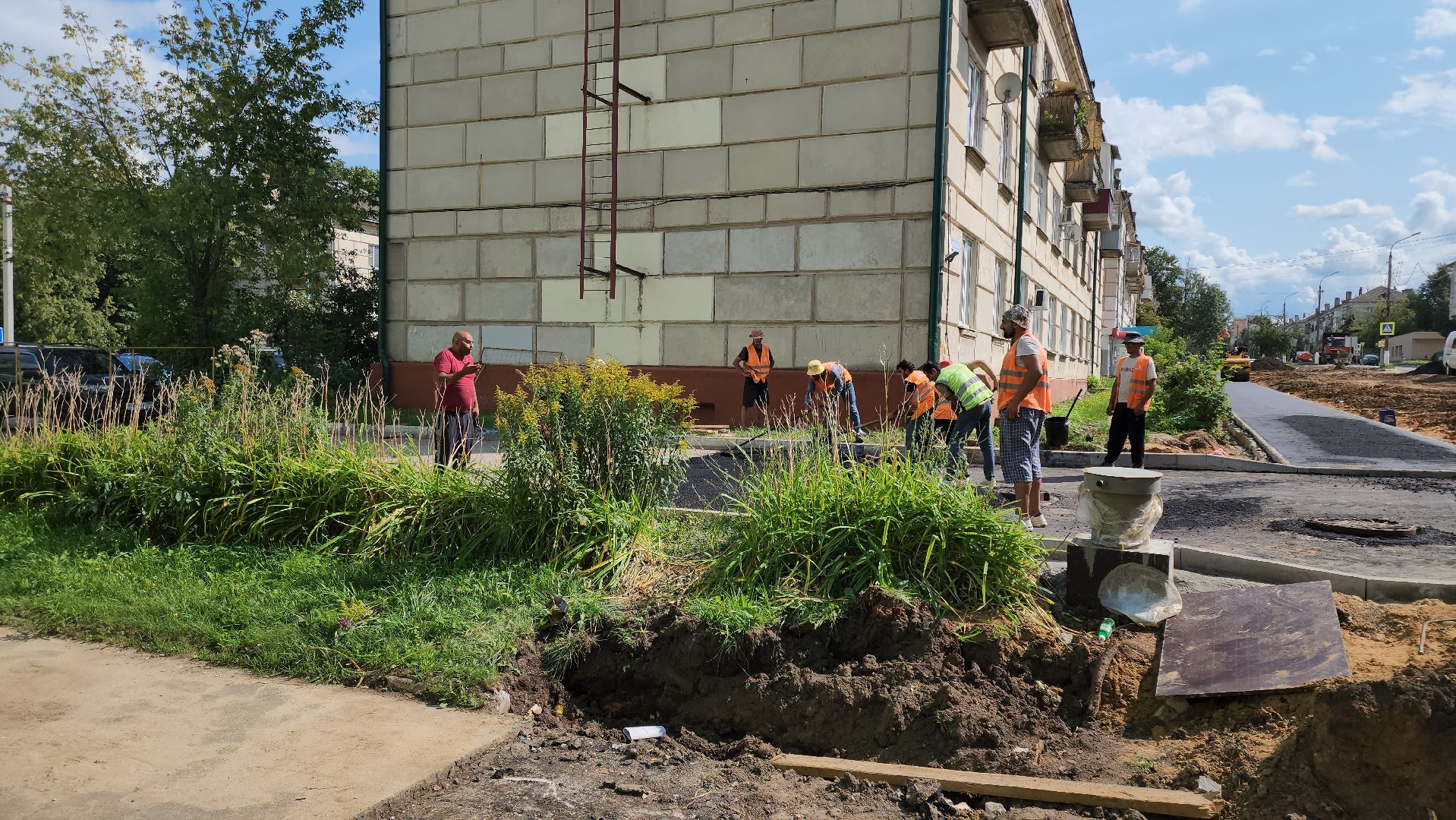 кашира, благоустройство, ремонт дорог, тротуары, поликлиниа,