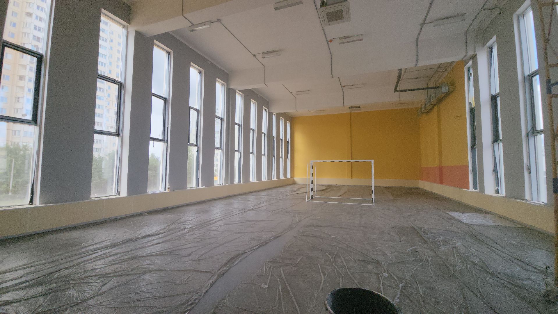 долгопрудный, 13 гимназия, пристройка на 300 мест,интерактивные доски, спортзал, стадион,