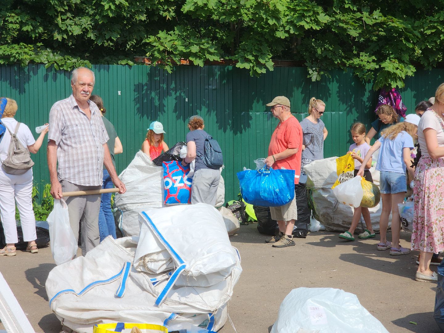 Черноголовка, Экоакция, Мегабак,