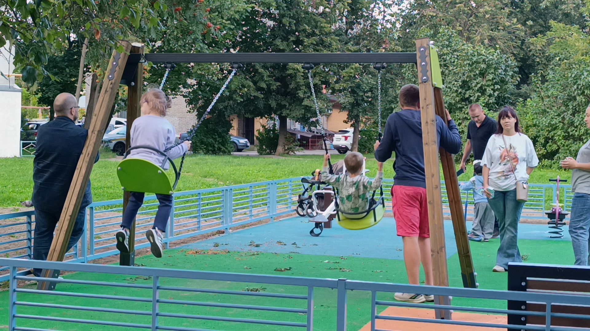 двор, лобня,детская  площадка,