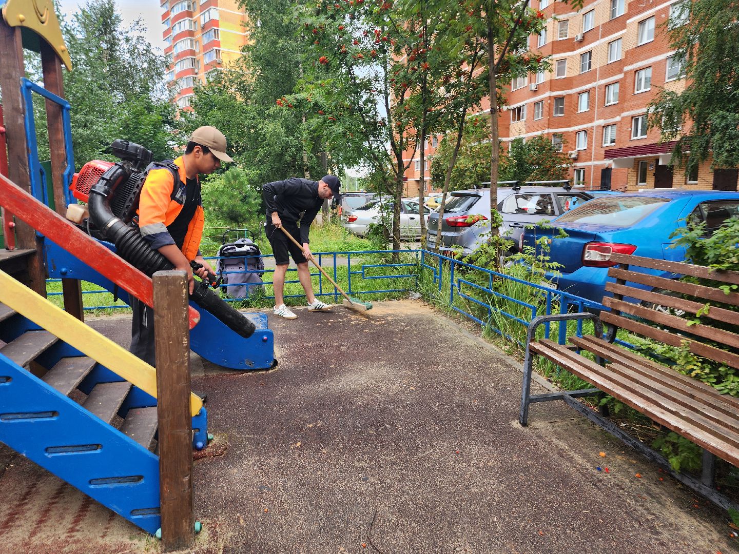 фрязино, уборка детских площадок, благоустройство, мбу городское хозяйство,