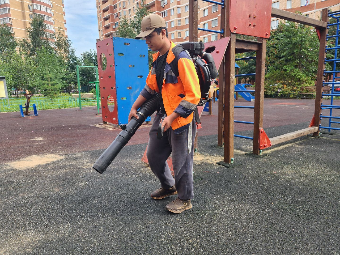 фрязино, уборка детских площадок, благоустройство, мбу городское хозяйство,