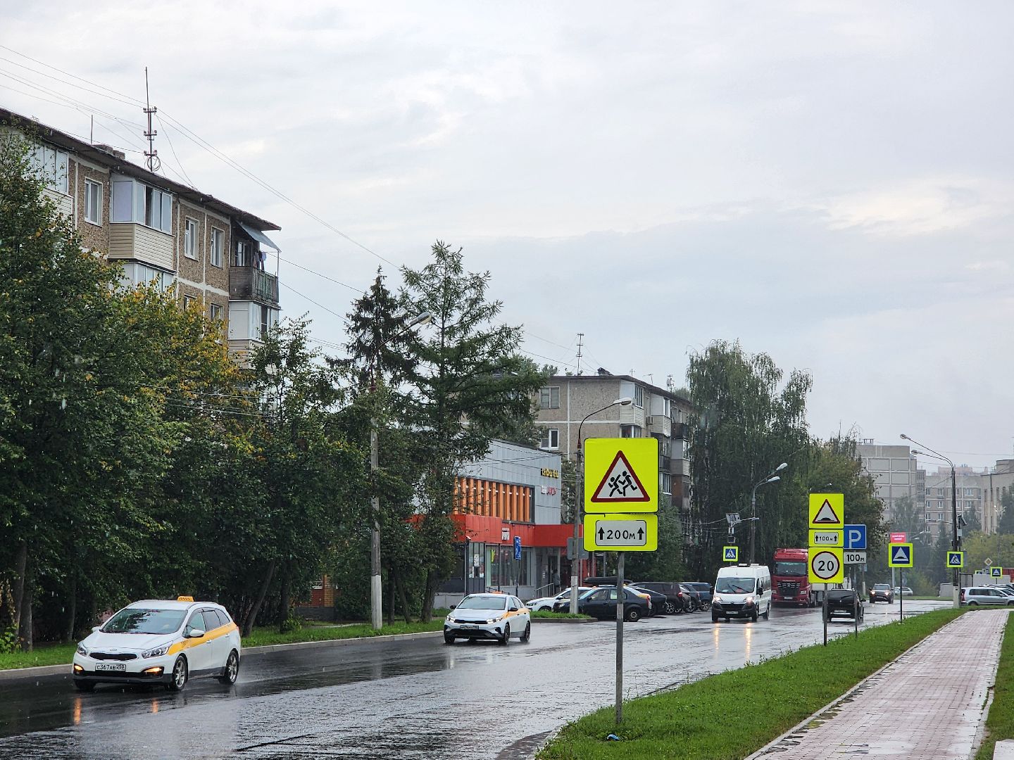 чехов, улица мира, дорожный ремонт, капремонт дороги, замена покрытия, новые тротуары и проходы, парковочные карманы, дорожные знаки, пешеходные переходы, госпрограмма московской области, развитие дорожного комплекса,