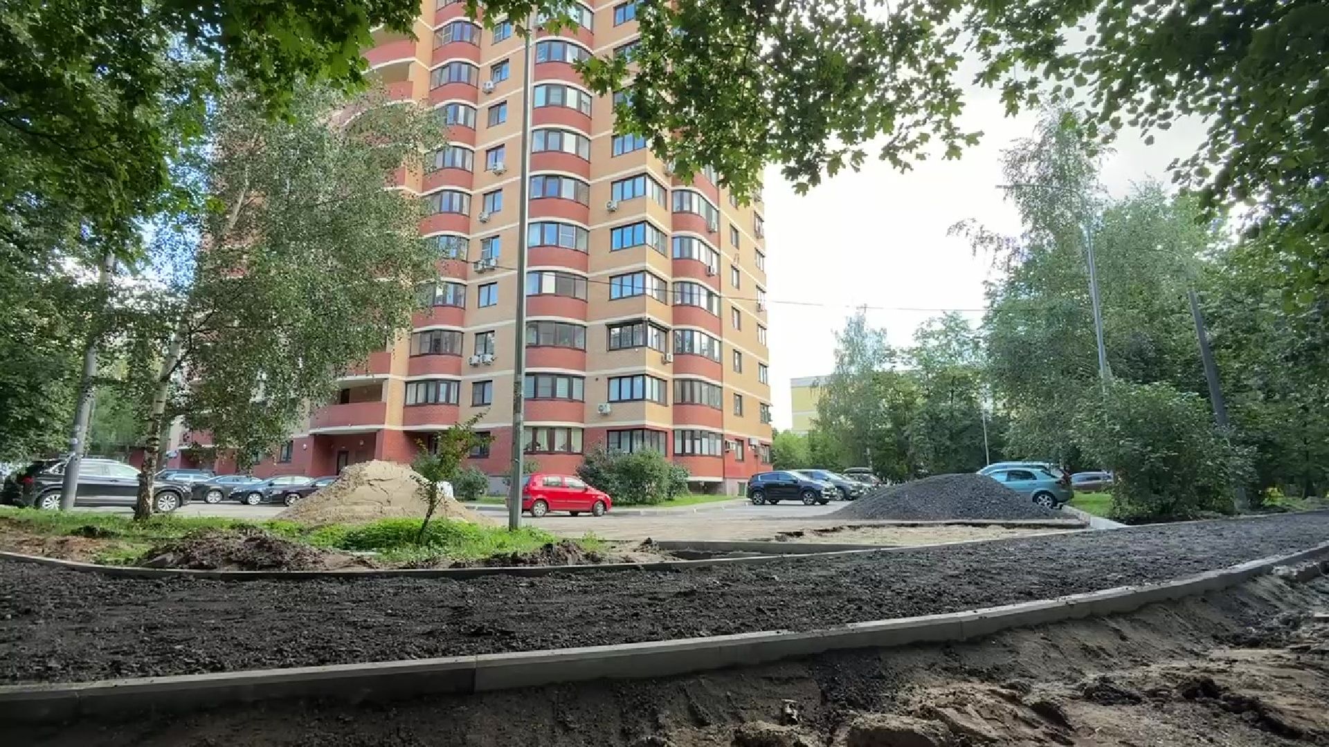 Реутов, благоуствойство, дворовая территория, бордюры, парковки, проезд спецтехники,