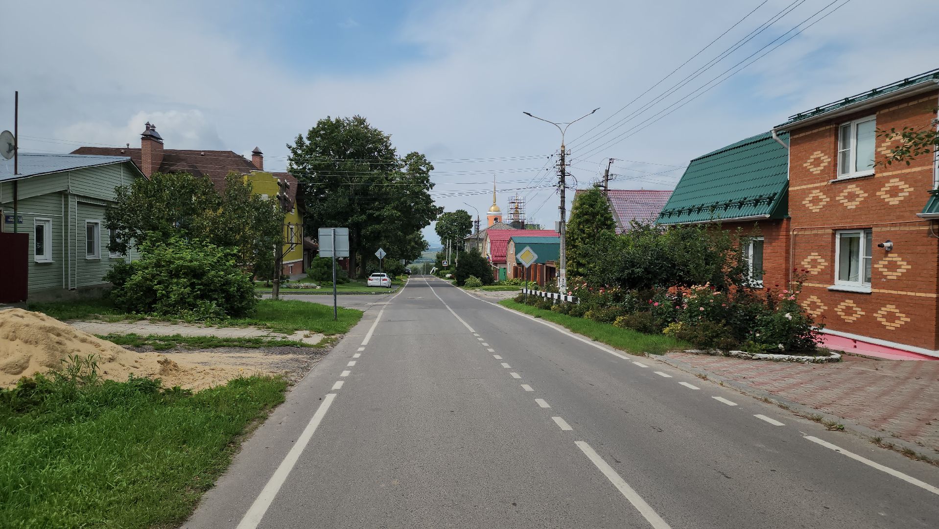 кашира, демонтаж, аварийный дом, снос дома, расселение аварийного жилья, экскаватор,