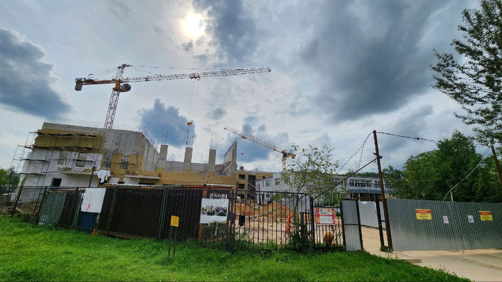 Дмитров, Внуковская школа, Утепление фасада, Минстрой, Минобразования,