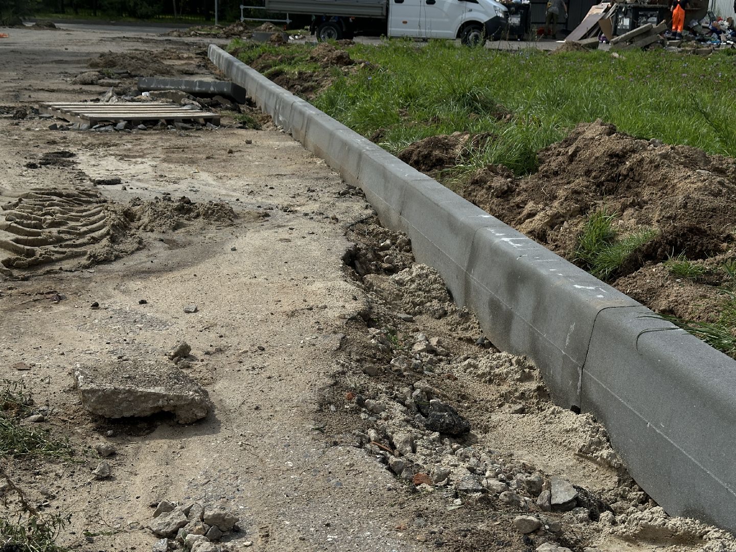 благоустройство, благоустройство двора, красноармейск, пушкинский городской округ, бордюрный камень, асфальтирование дворов,