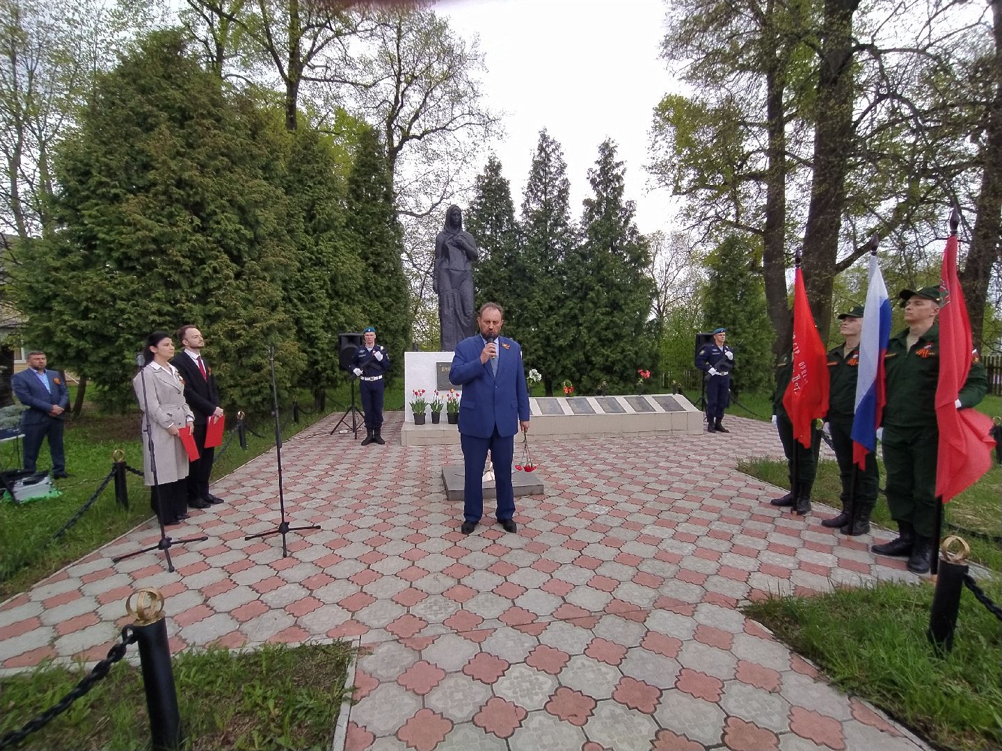 День Победы, памятник, цветы, ВОВ