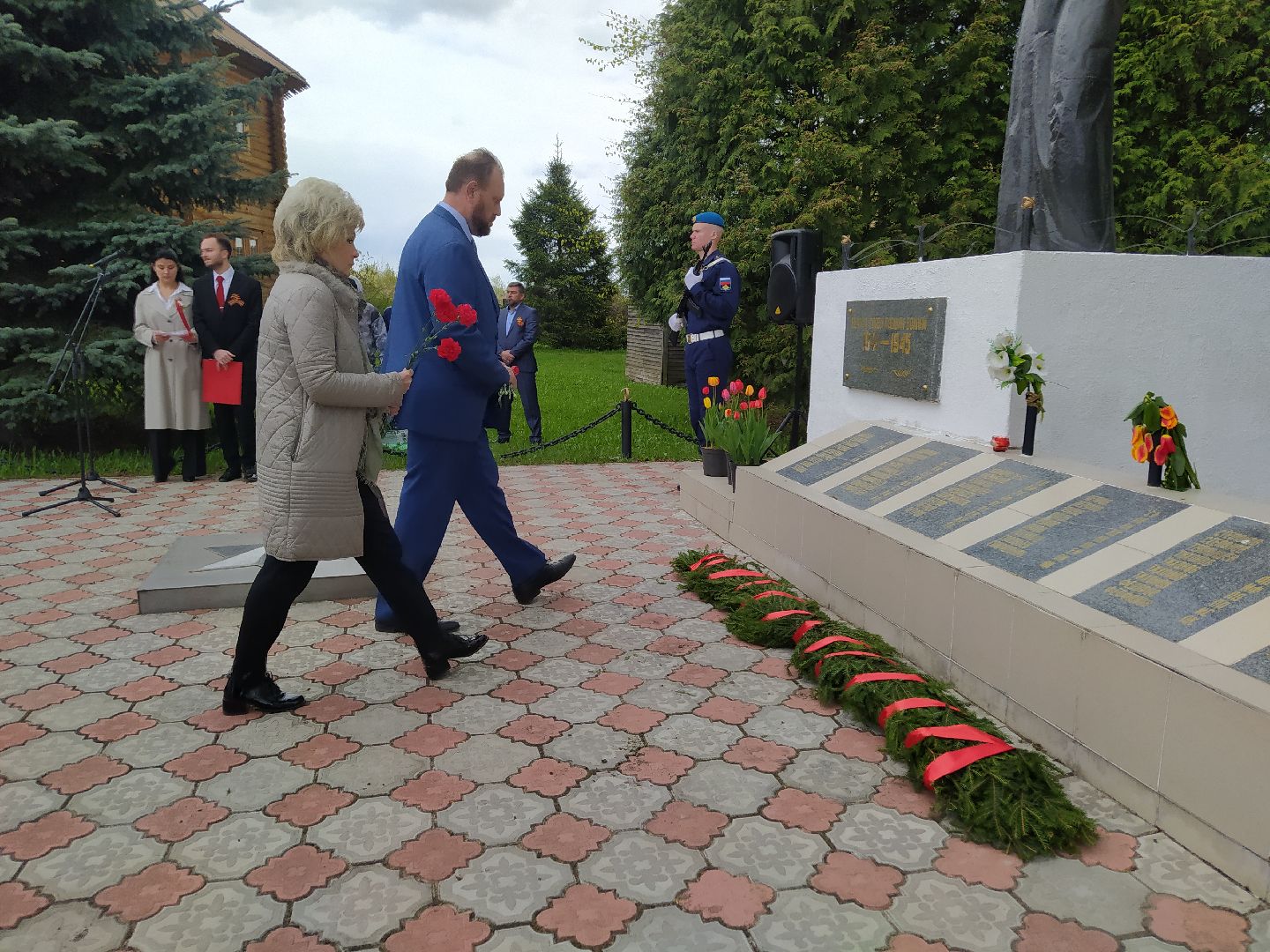 День Победы, памятник, цветы, ВОВ