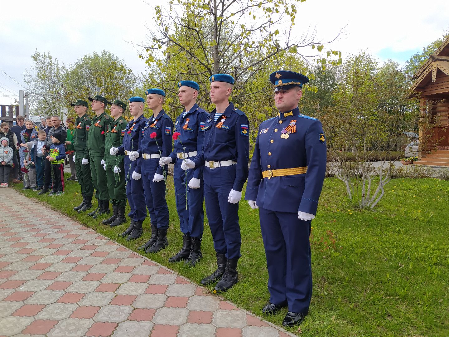 День Победы, памятник, цветы, ВОВ