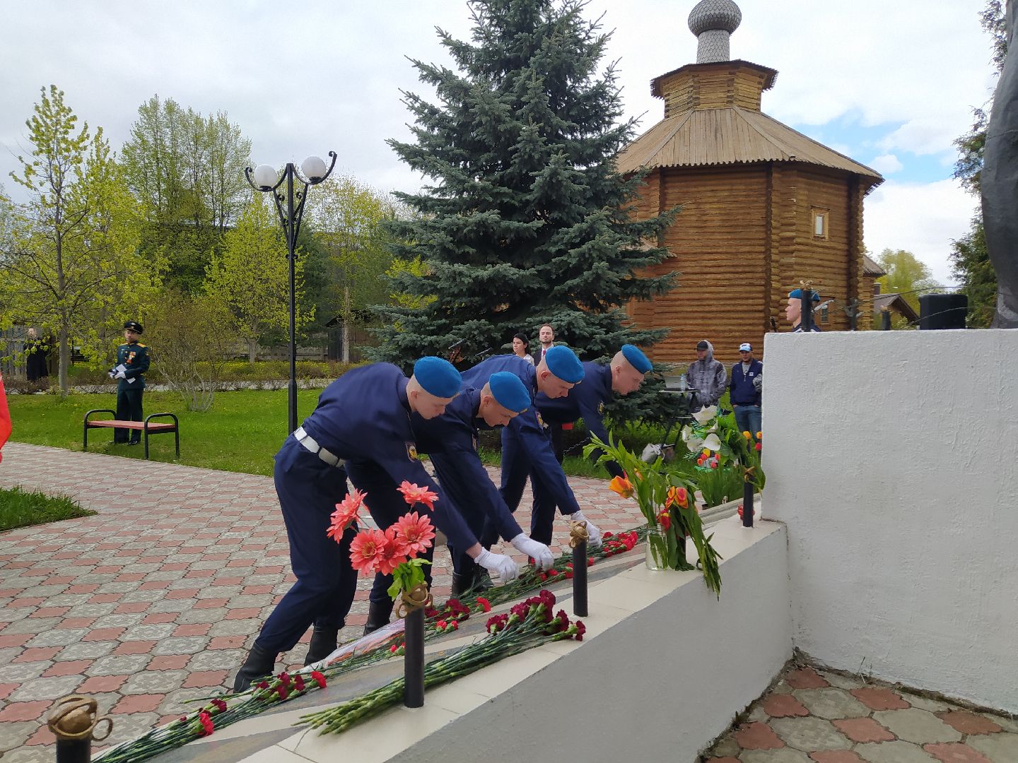 День Победы, памятник, цветы, ВОВ