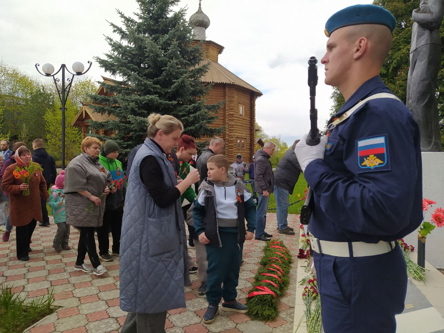 День Победы, памятник, цветы, ВОВ