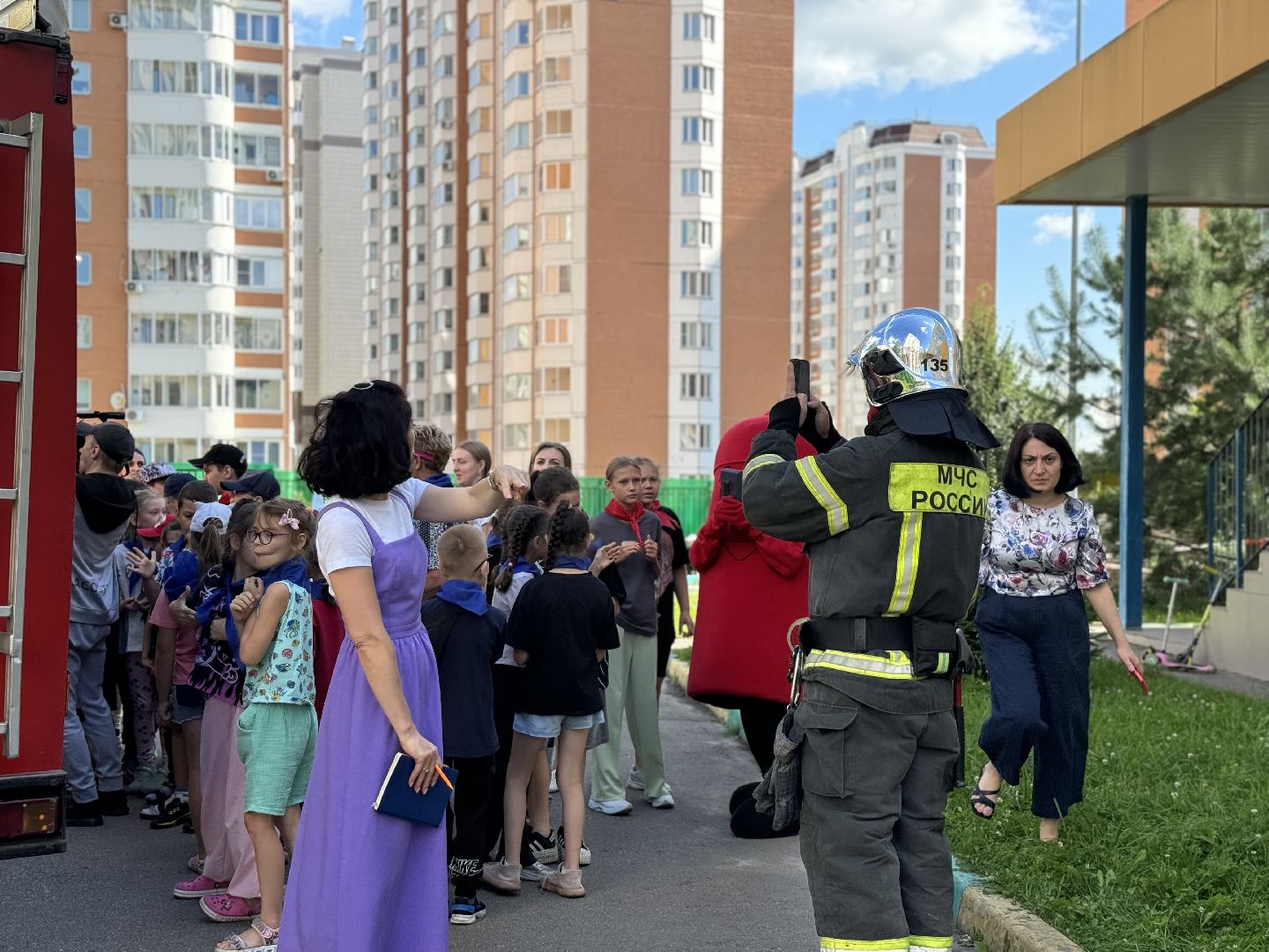 пожарные учения , детский сад колобок , ленинский городской округ, мчс, дети,