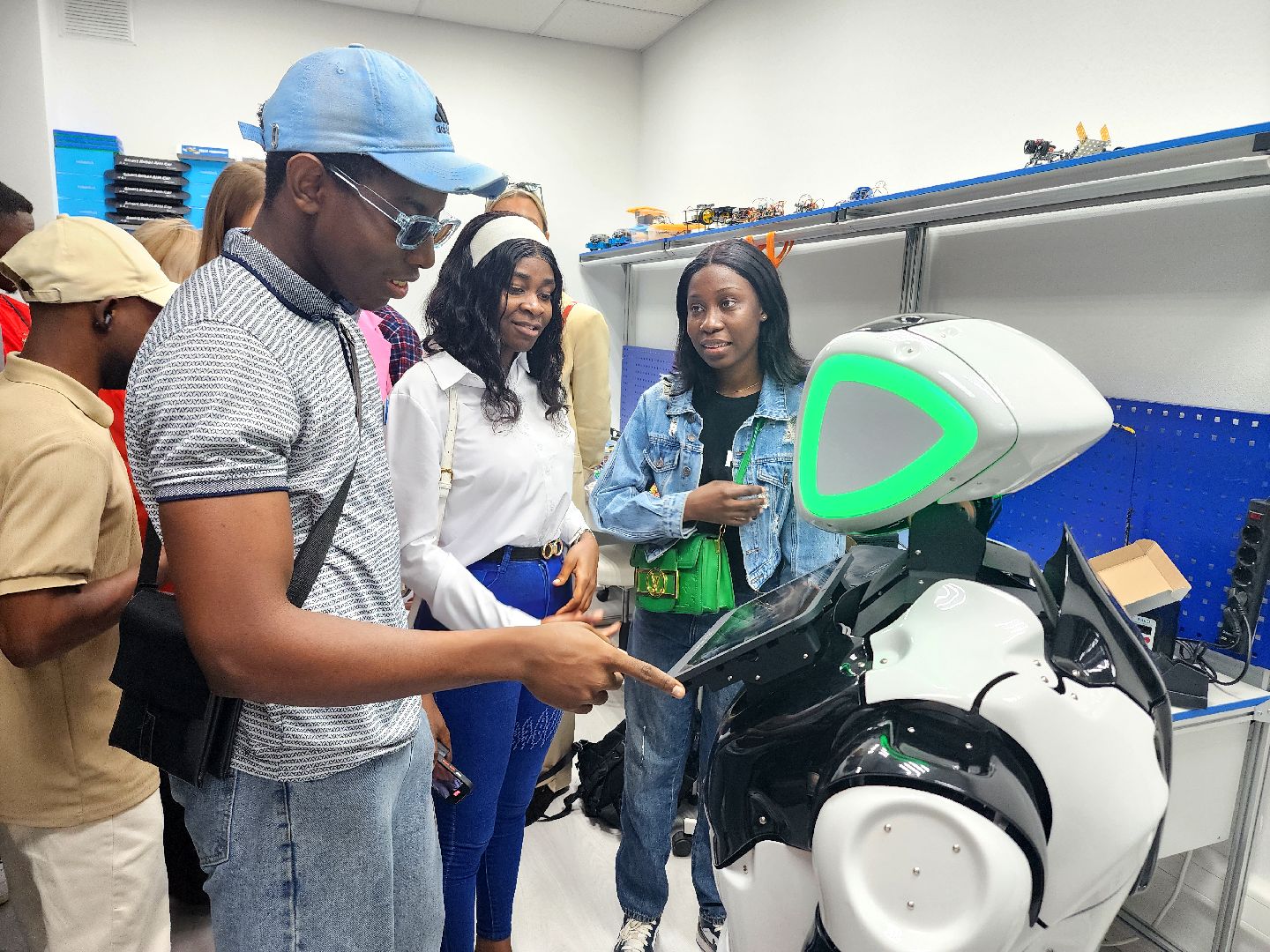 дубна, университет дубна, ниу мэи, африка,