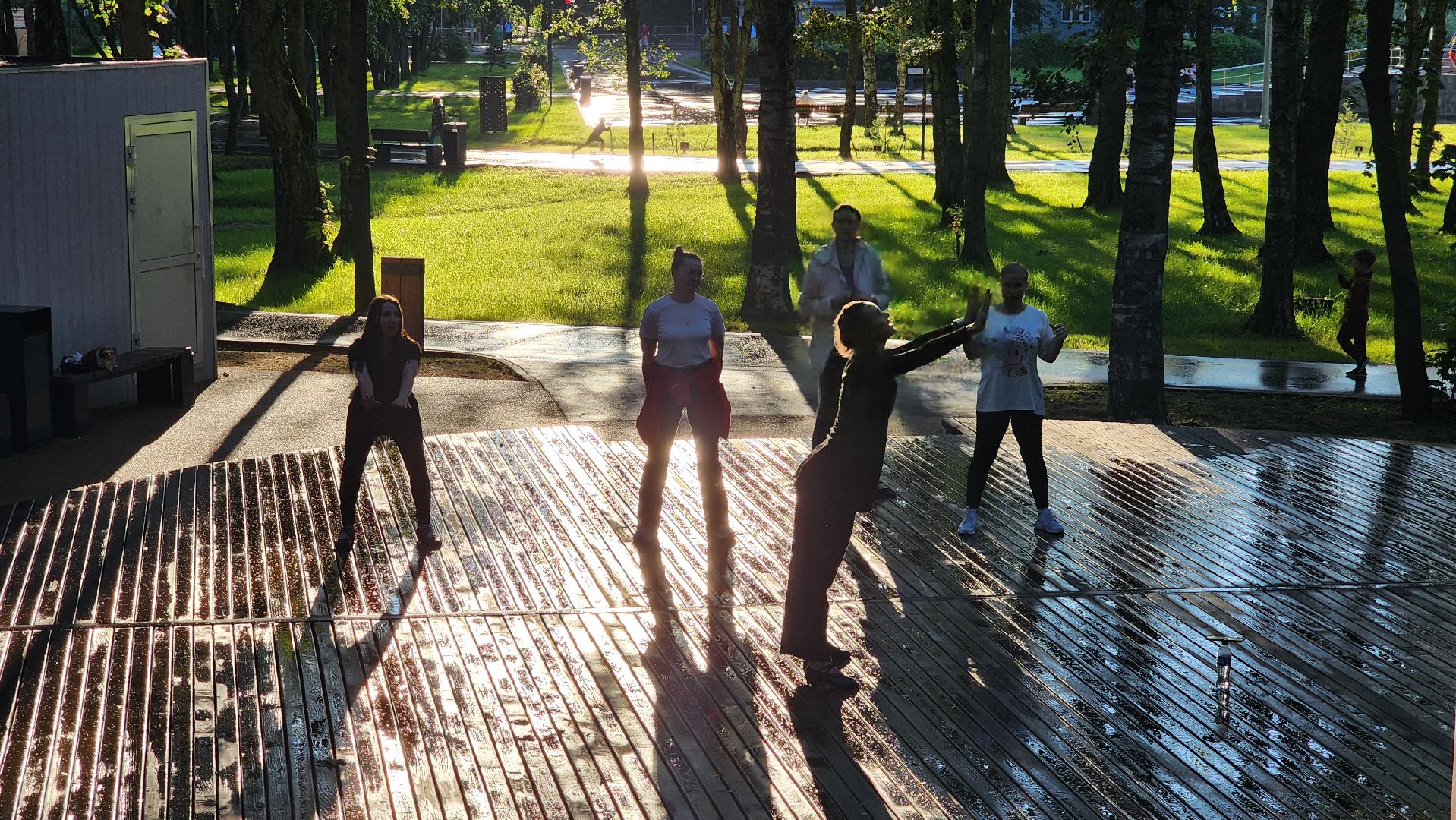 Танцы, Раскрытие женственности , Лобня, Парк, танцы в парке,