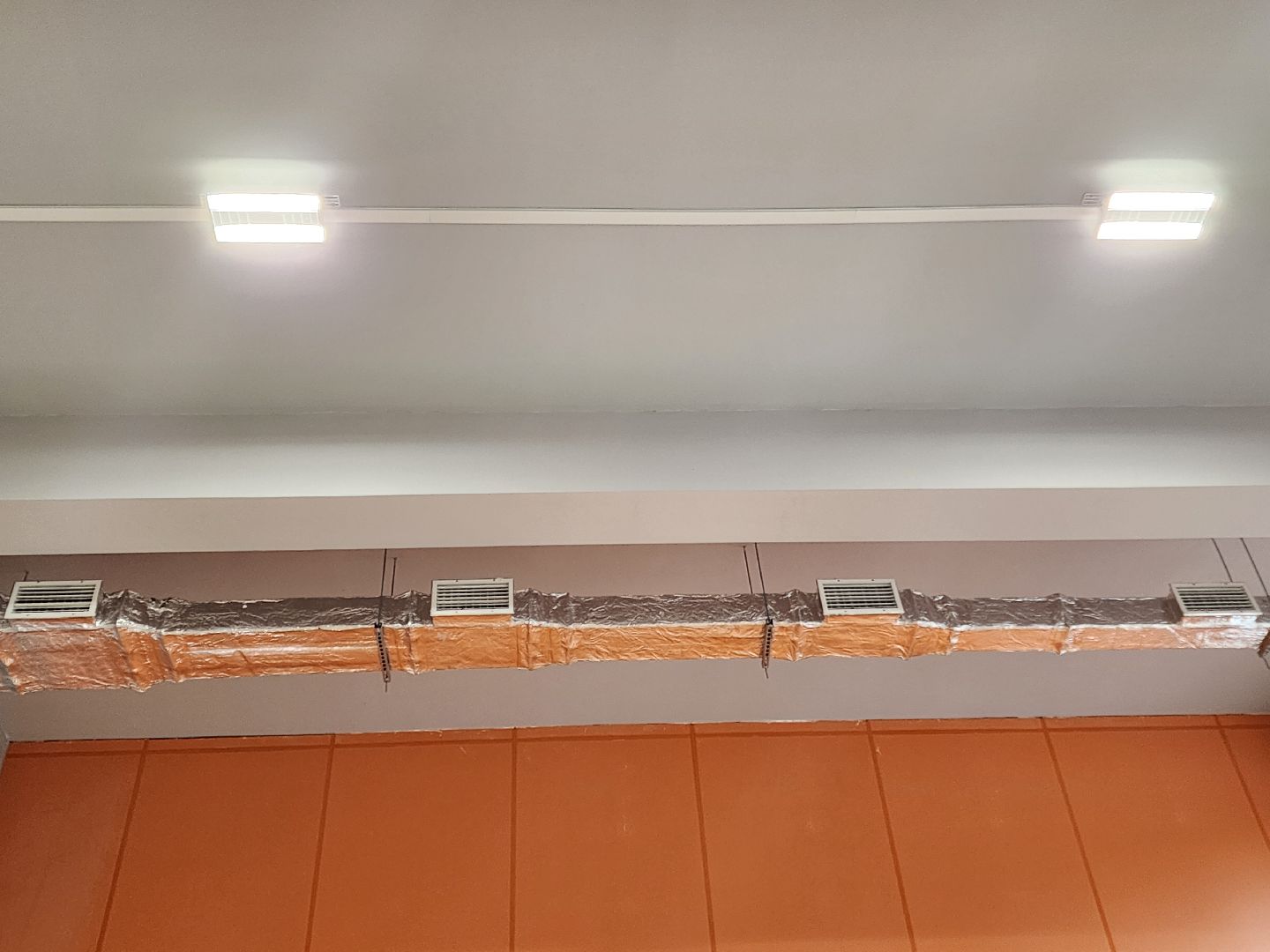 чехов, школа 3, пристройка на 200 мест, строительство, прокладка инженерных сетей, внутренние и внешние коммуникации, отопление, водоснабжение, канализация, электроснабжение, слаботочные сети, пуско-наладочные работы, губернатор подмосковья, госпрограмма московской области,