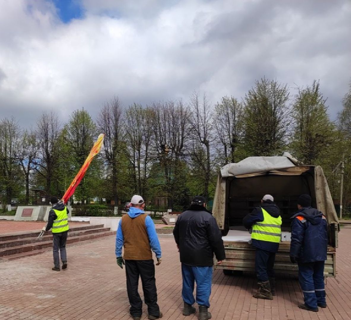 Красноармейск, Пушкинский, площадь победы, цветы на клумбах, украсили город,