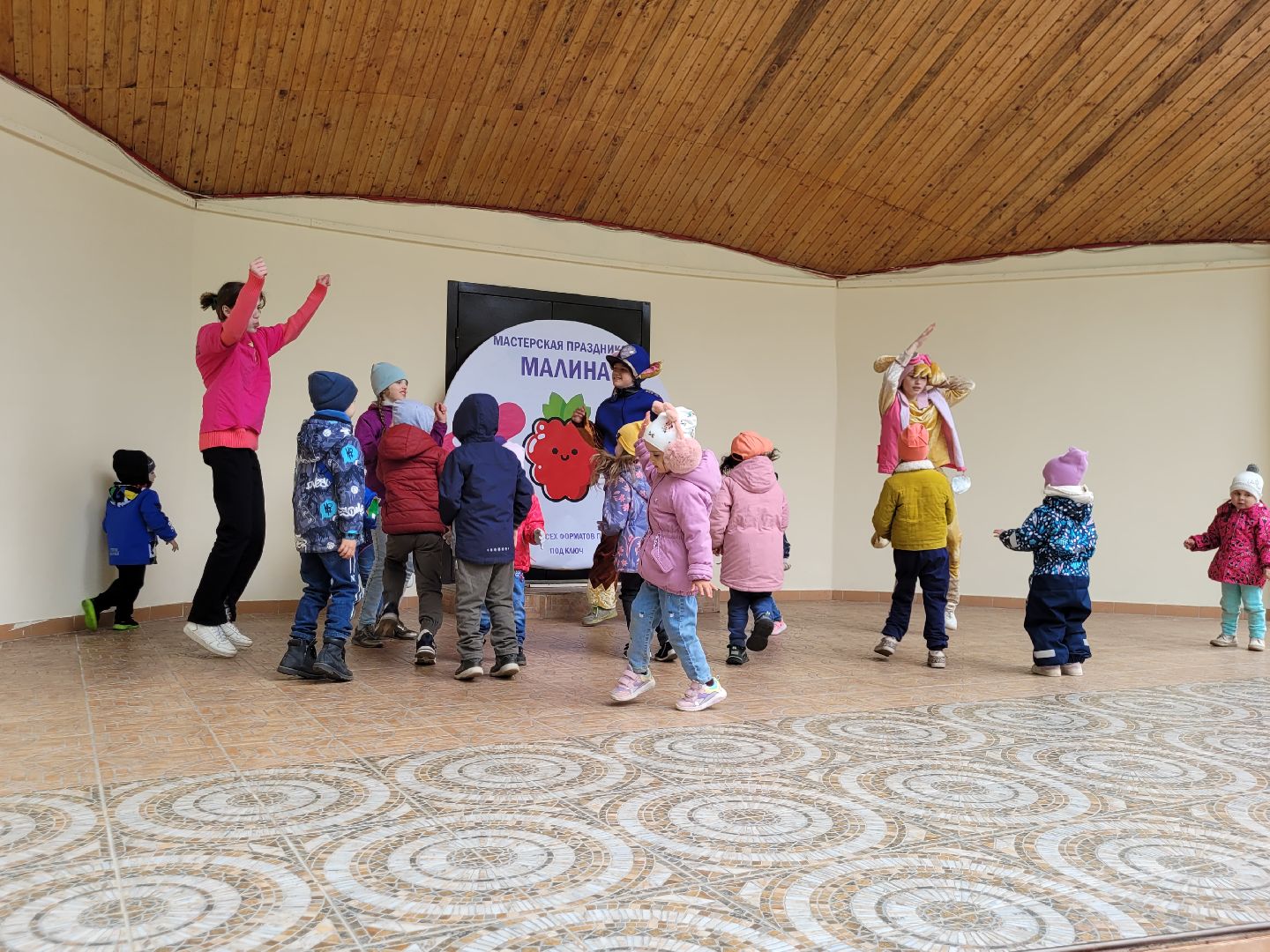 дети: парки; праздник; мыльные пузыри; победный май