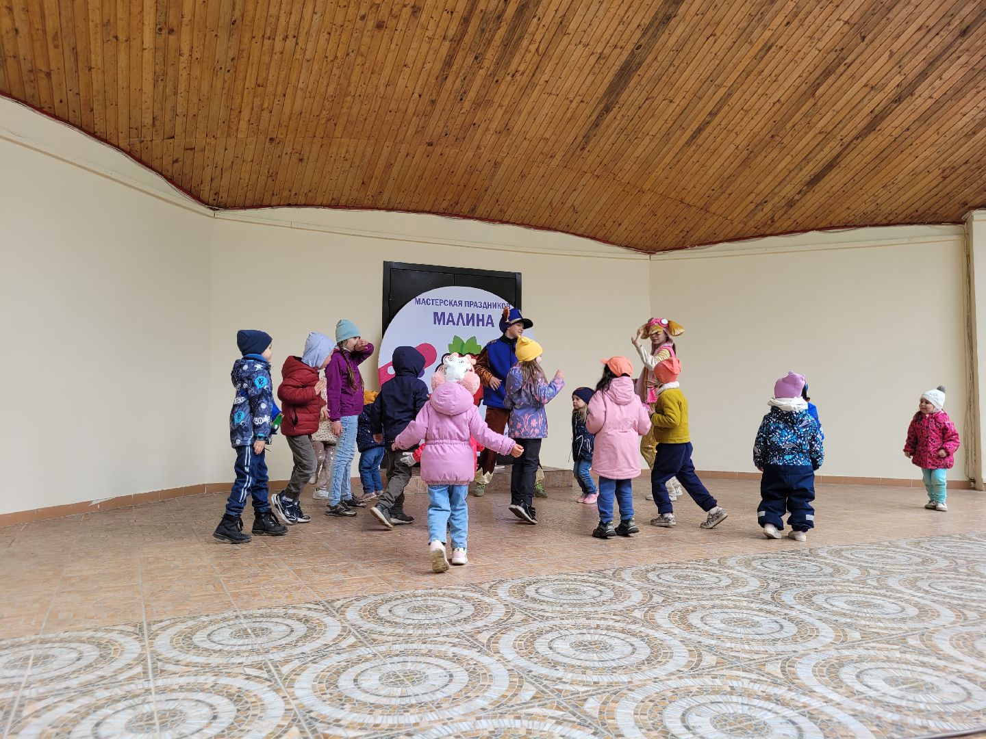 дети: парки; праздник; мыльные пузыри; победный май