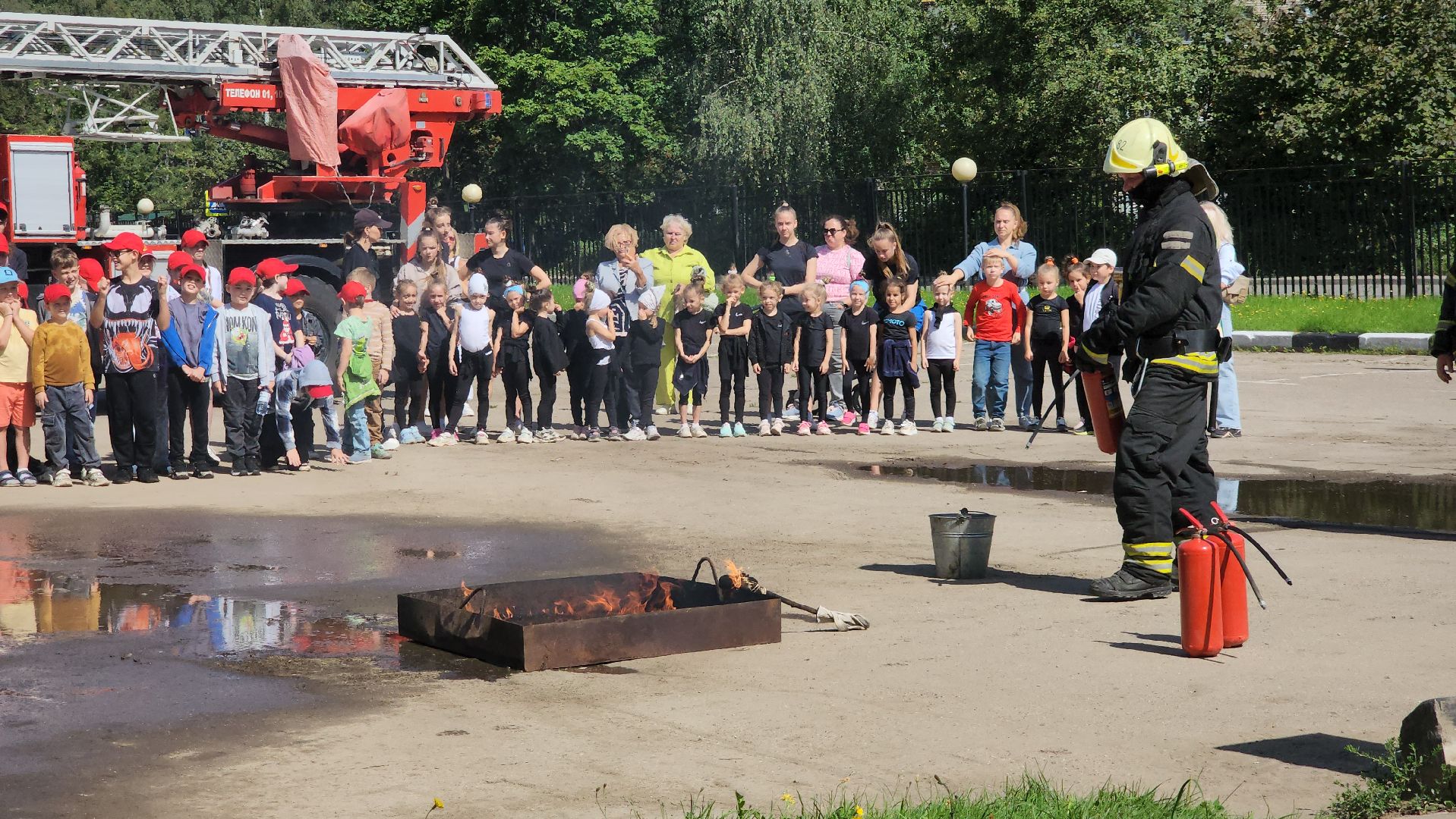 Пожарные, пожарная безопасность, пожарные автомобили, Лобня,