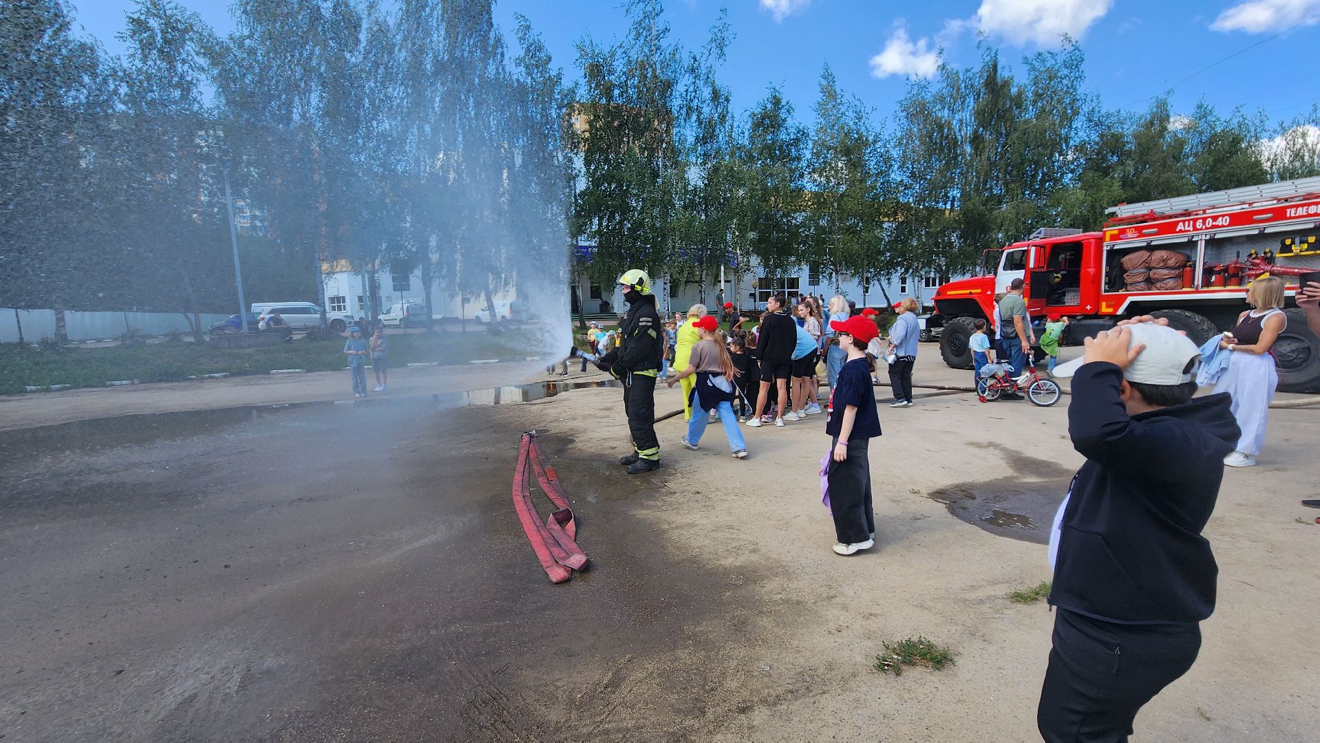 Пожарные, пожарная безопасность, пожарные автомобили, Лобня,