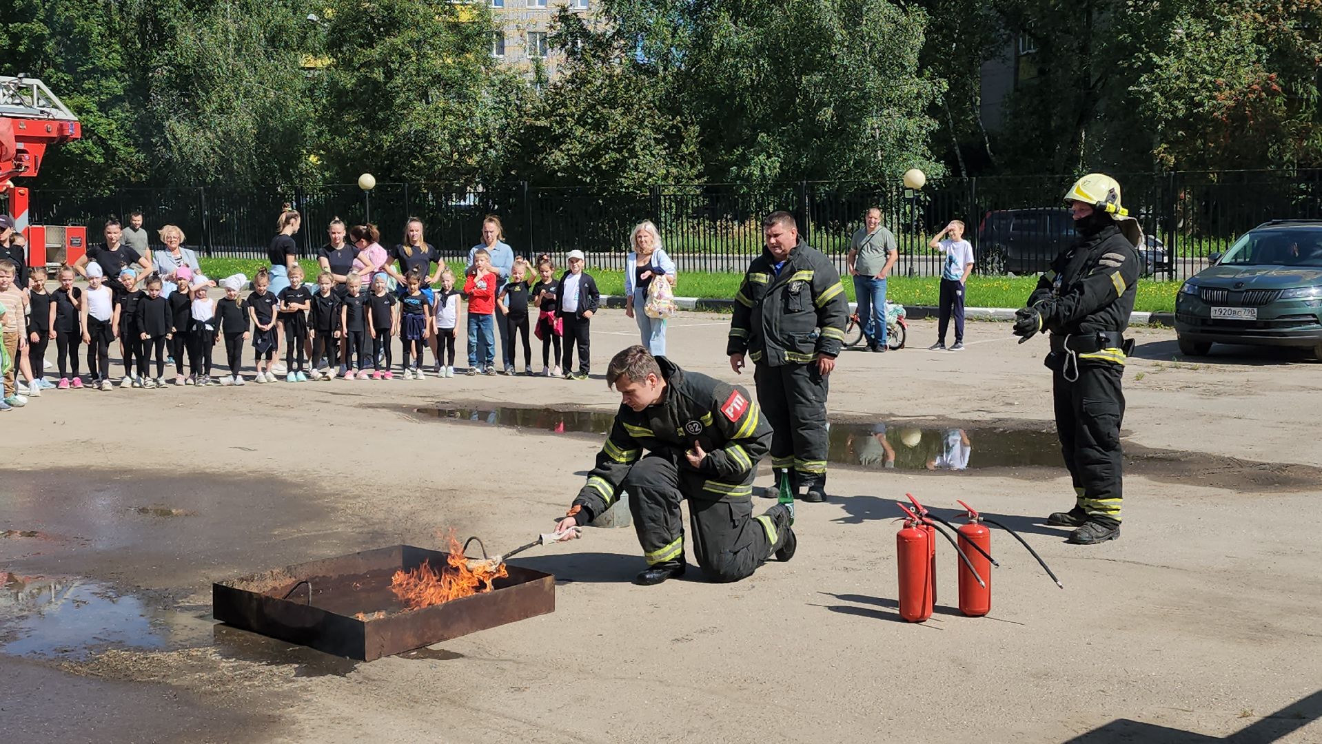 Пожарные, пожарная безопасность, пожарные автомобили, Лобня,