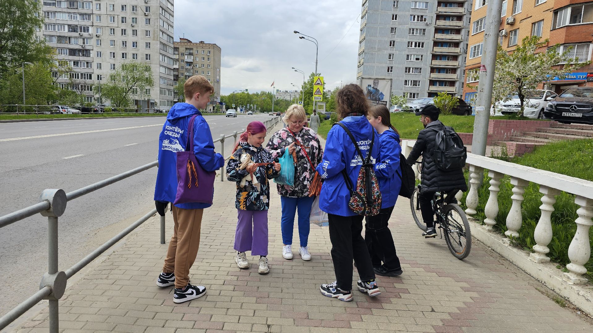День Победы, акция, георгиевская лента, волонтеры Победы, Дзержинский