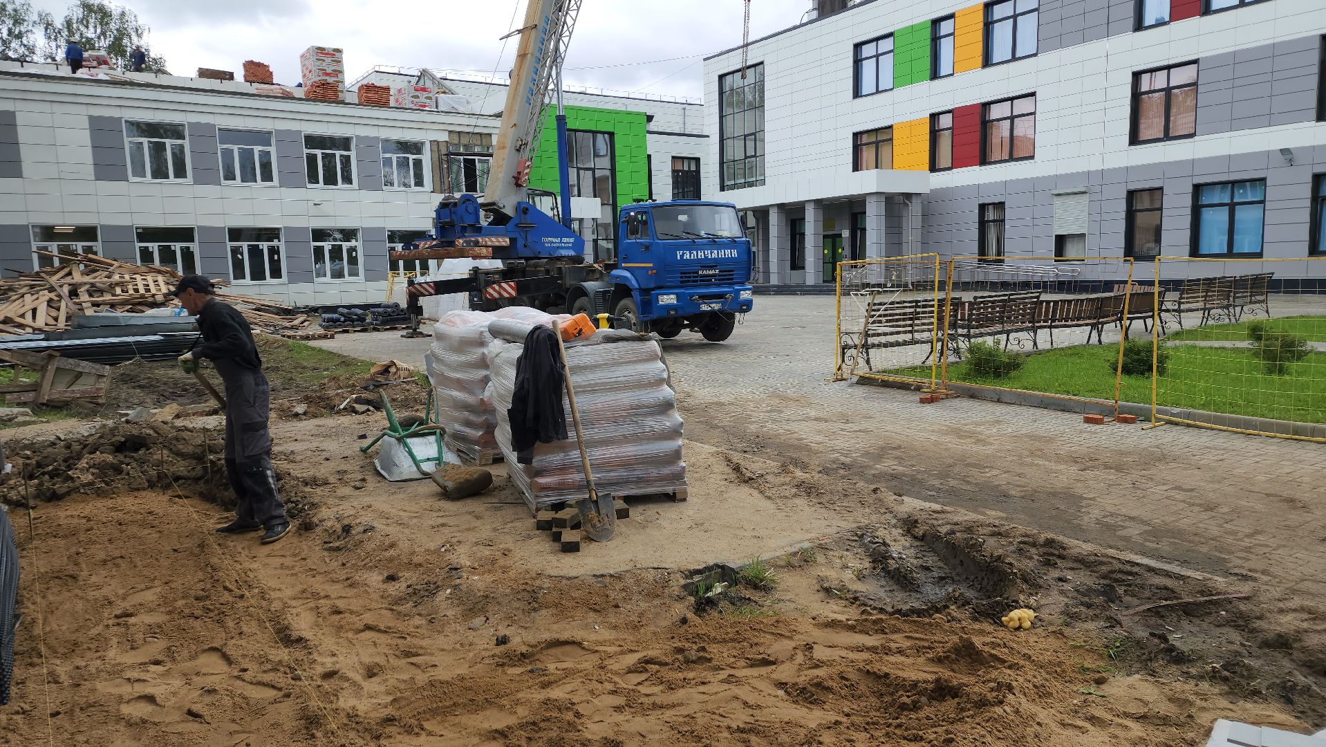 вертикалки, ашукино, пушкинский, капитальный ремонт школы, замена коммуникаций, ремонт крыши, перепланировка, классы, интерактивная доска, спортзал, современная школа, мебель, входная группа,1 сентября,