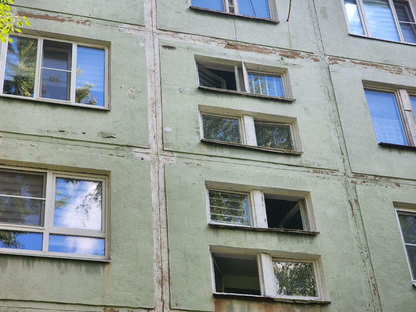 королёв, благоустройство ,  обновленный подъезд на улице Тихомировой,