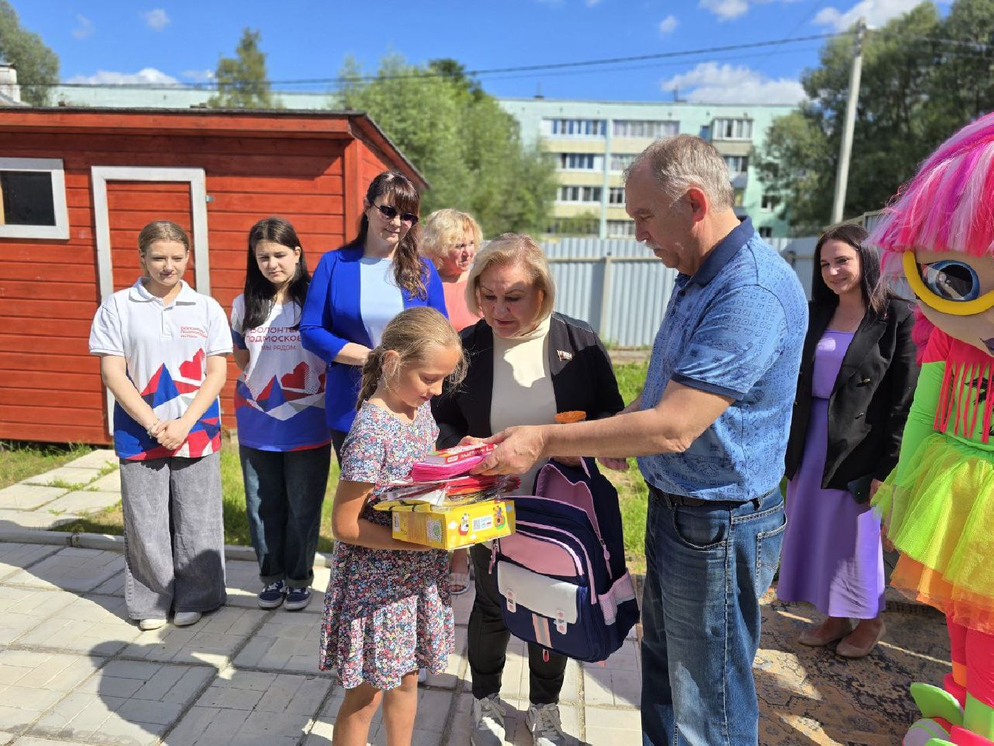 можайск, можайский муниципальный округ, подмосковье, 1 сентября, общество, рюкзаки , губернатор мо,  подарки от губернатора,