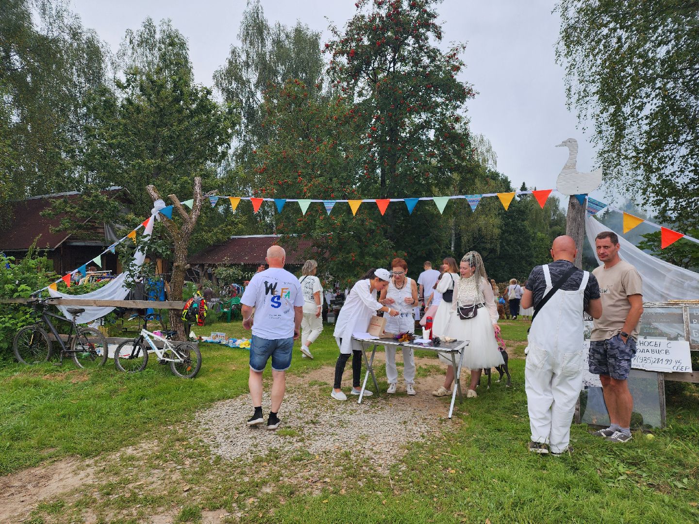 сергиево-посадский городской округ, деревня глебово, Поместье Клу, Белая чердачная барахолка , Барахолка , хоровод,