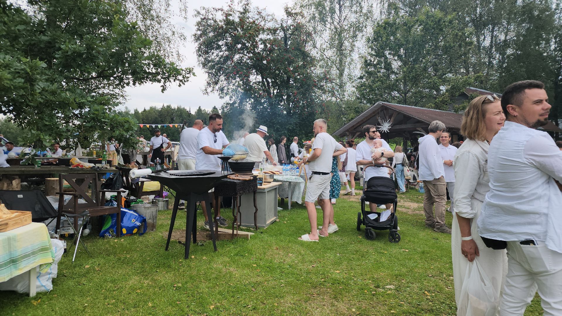 сергиево-посадский городской округ, деревня глебово, Поместье Клу, Белая чердачная барахолка , Барахолка , хоровод,