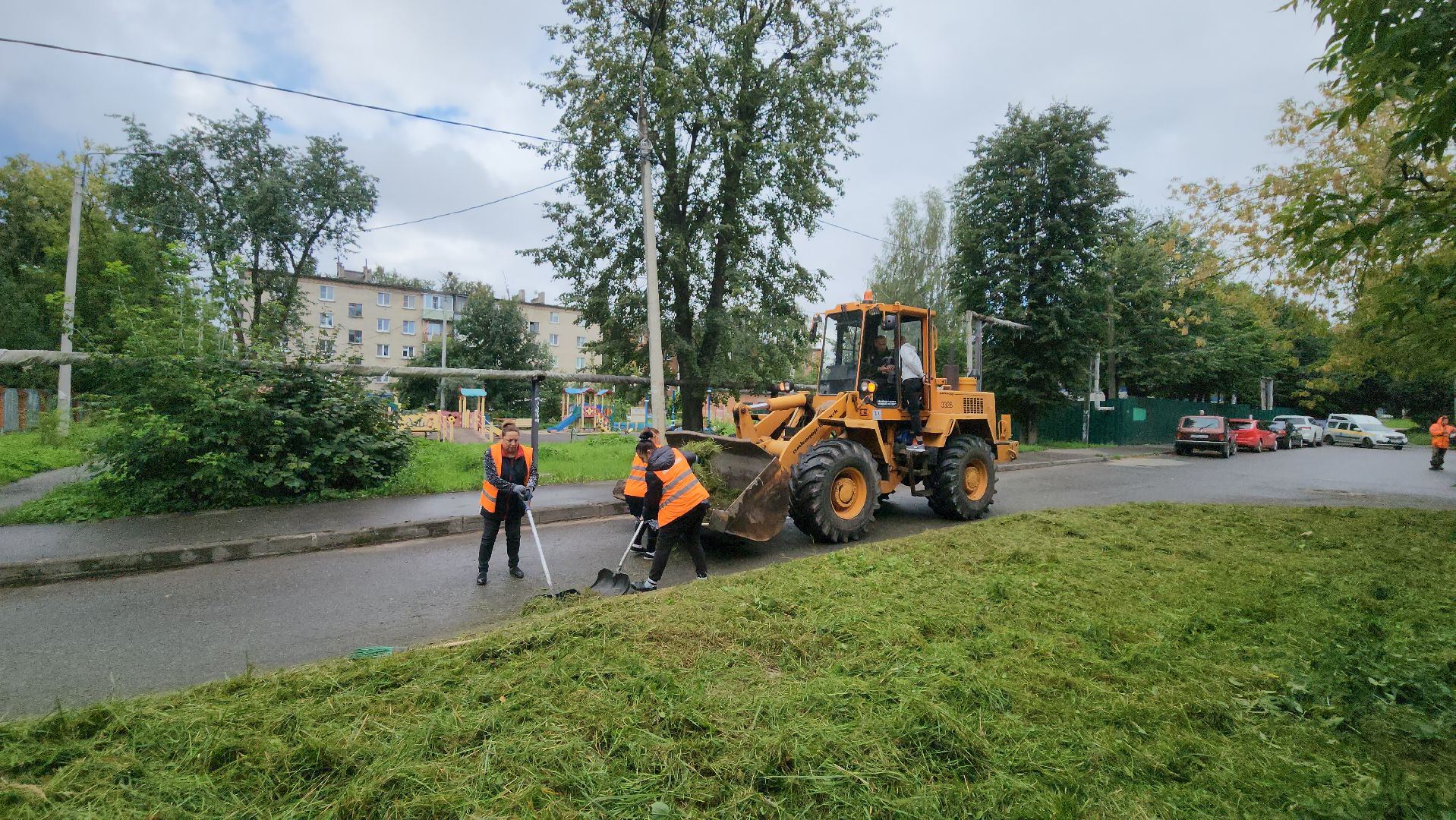 серпухов, улица центральная, комбинат благоустройства, покос травы в серпухове,