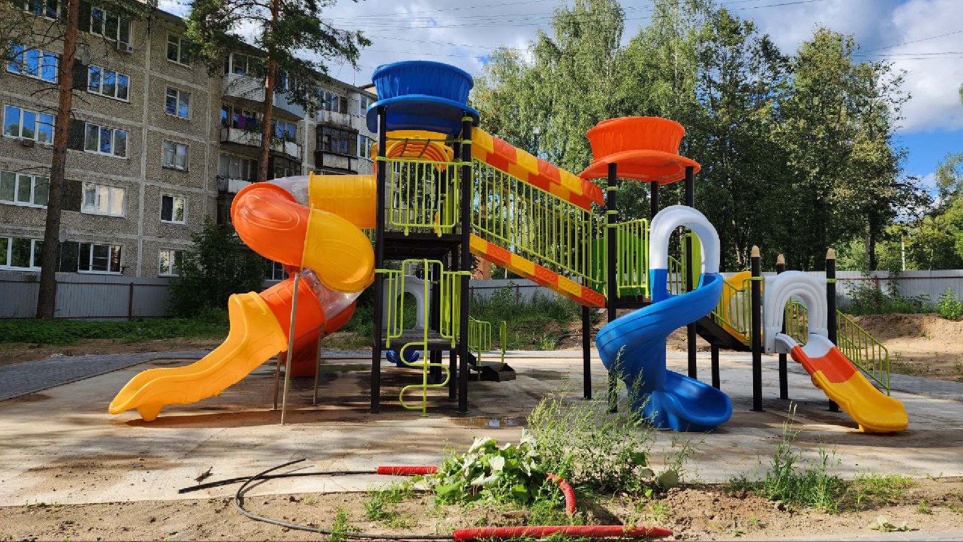 Дмитров, Микрорайон ДЗФС, Переселенцы из аварийного жилья, Минстрой,Минжилполитики,