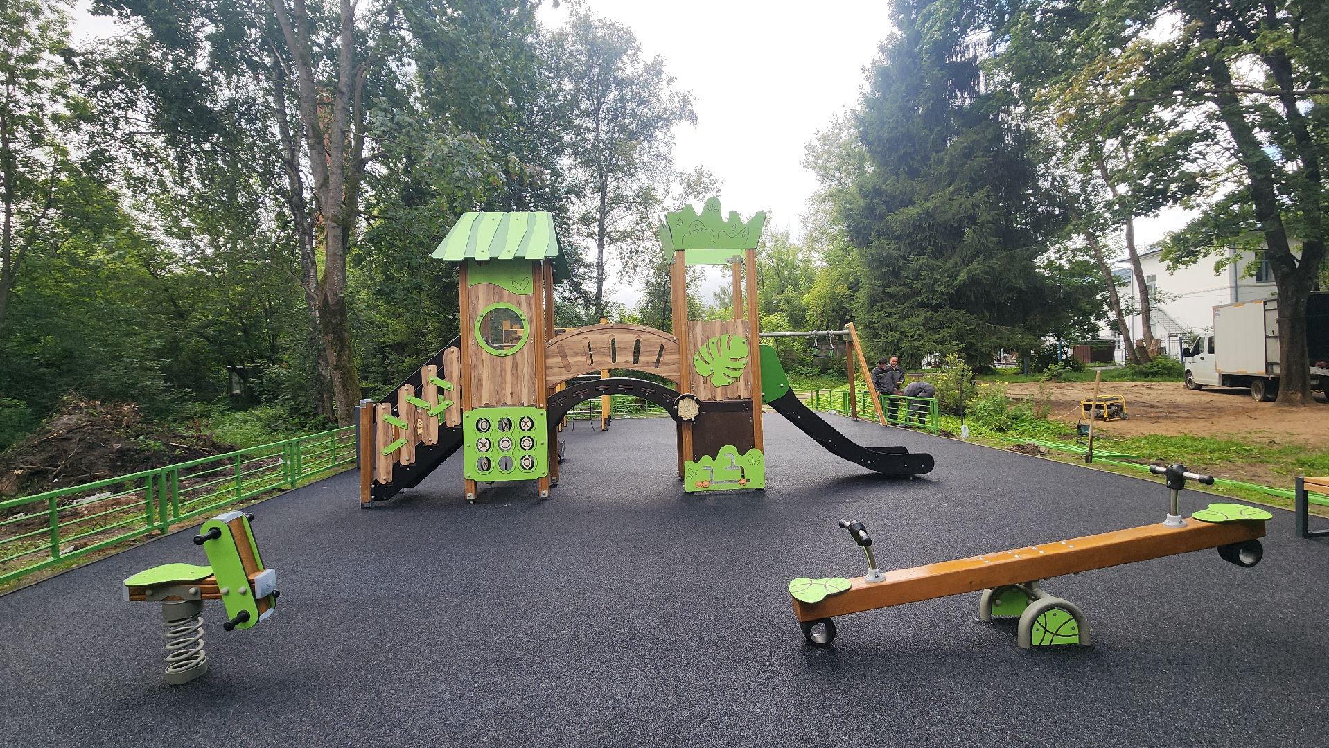 вертикалки, правдинский, пушкинский, детская площадка, монтаж площадки, дети,резиновое покрытие, игровые комплексы, качели, горка,
