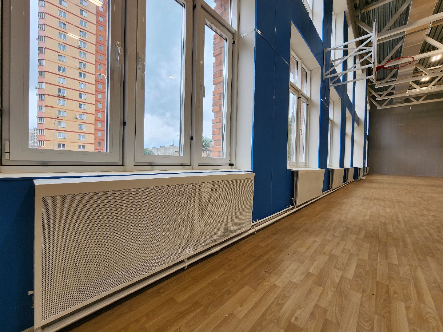 чехов, школа 3, пристройка на 200 мест, строительство, спортивные залы, актовый зал, читальный зал, оборудование, оснащение, техника, уборка, чистка окон, госпрограмма московской области, губернатор подмосковья,