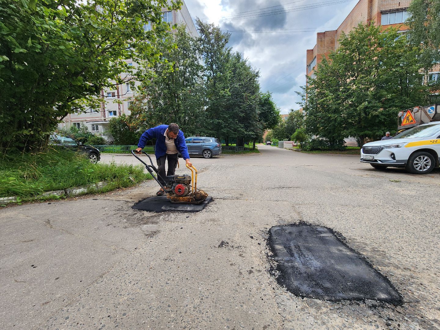 чехов, улица чехова, проезды и проходы во дворах, ямочный ремонт, текущий ремонт дорог, обращения жителей, портал добродел, администрация чехова, мбу чеховское благоустройство,