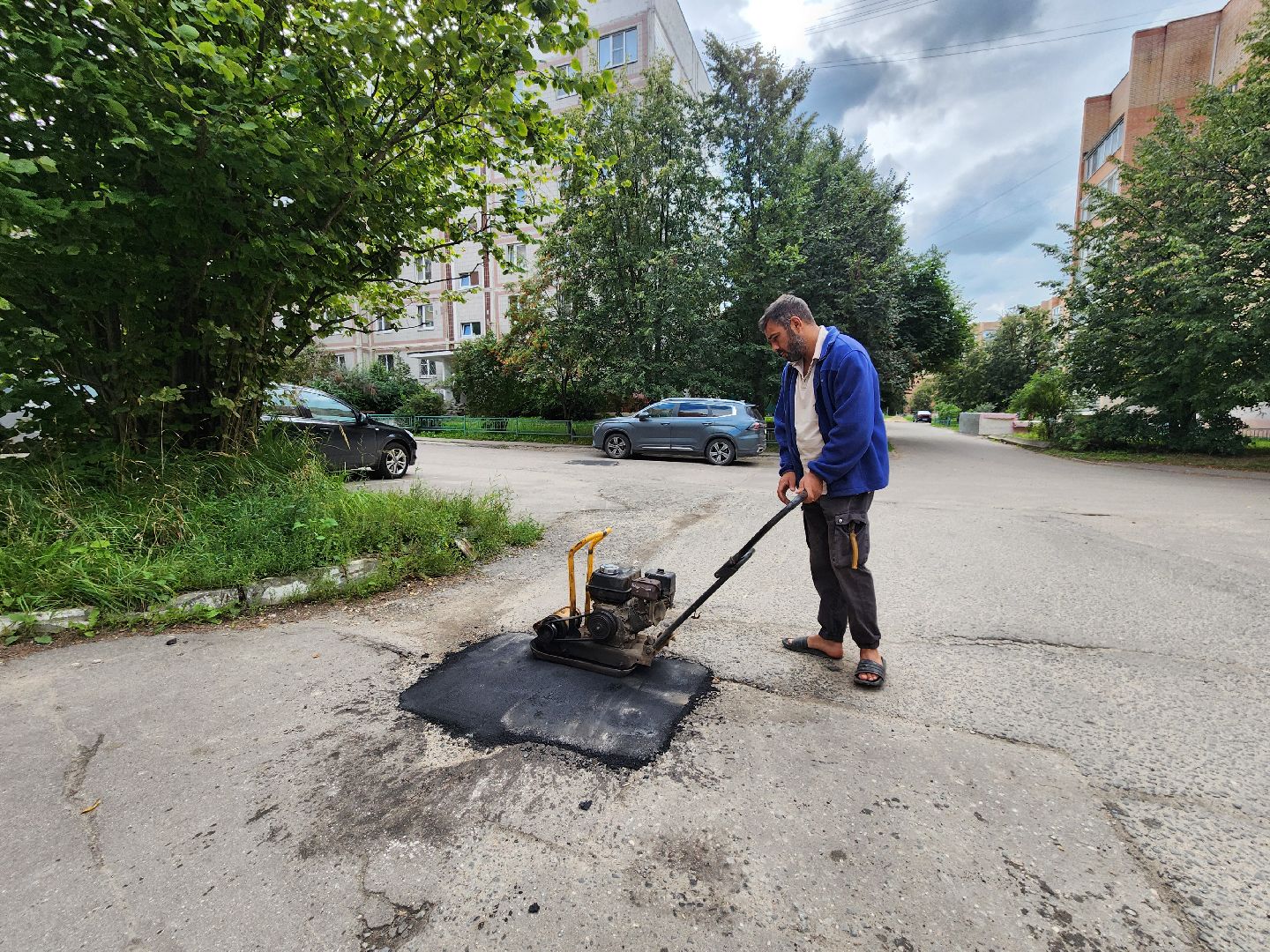 чехов, улица чехова, проезды и проходы во дворах, ямочный ремонт, текущий ремонт дорог, обращения жителей, портал добродел, администрация чехова, мбу чеховское благоустройство,