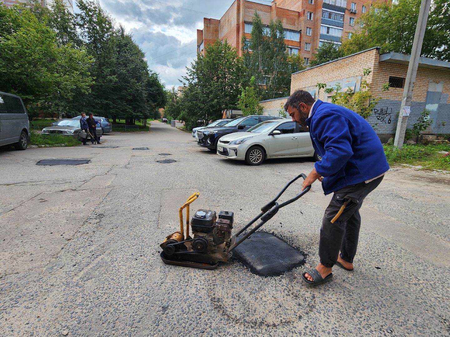 чехов, улица чехова, проезды и проходы во дворах, ямочный ремонт, текущий ремонт дорог, обращения жителей, портал добродел, администрация чехова, мбу чеховское благоустройство,
