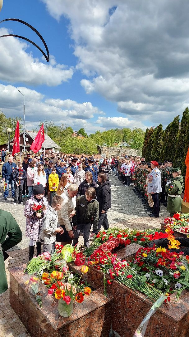 соборная гора, серпухов, день победы, памятник воину, вечный огонь, волонтеры, вов,